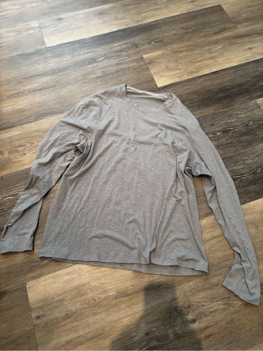 lululemon athletica Men's Long-Sleeve Crew in Light Gray